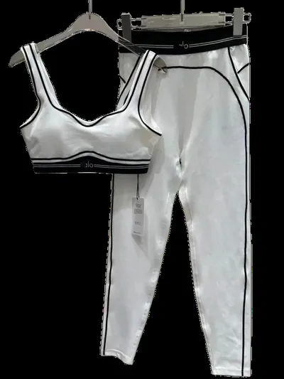 Alo Yoga trousers set